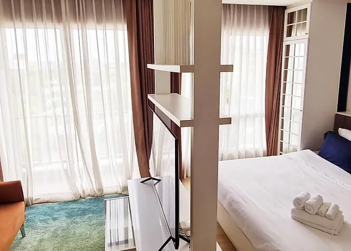 Cosy Seaview Room, High Floor, Free Netflix